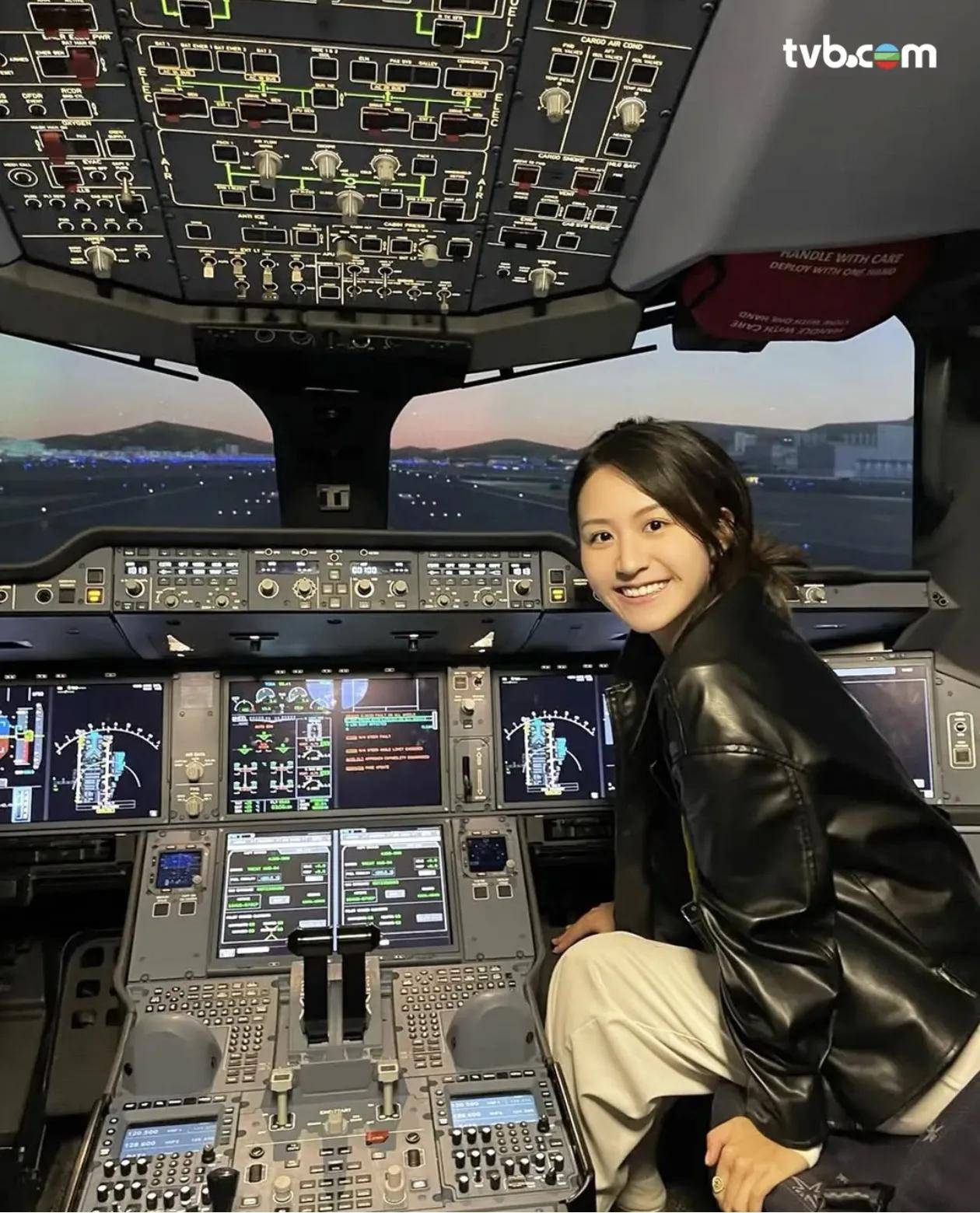 起底！今年质量大提升高学历美女云集澳门新葡京入口2025港姐佳丽大(图10)